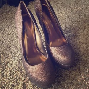 Brown glittery pumps